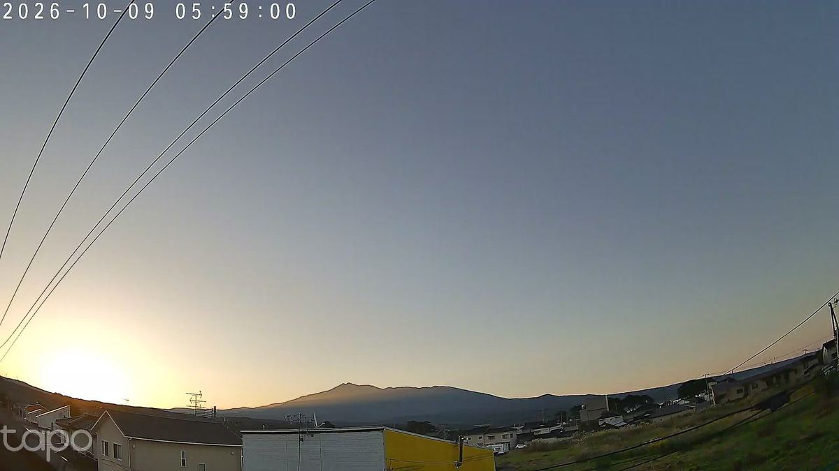 晴れた。雲ひとつない朝は、ちょっと照れる。