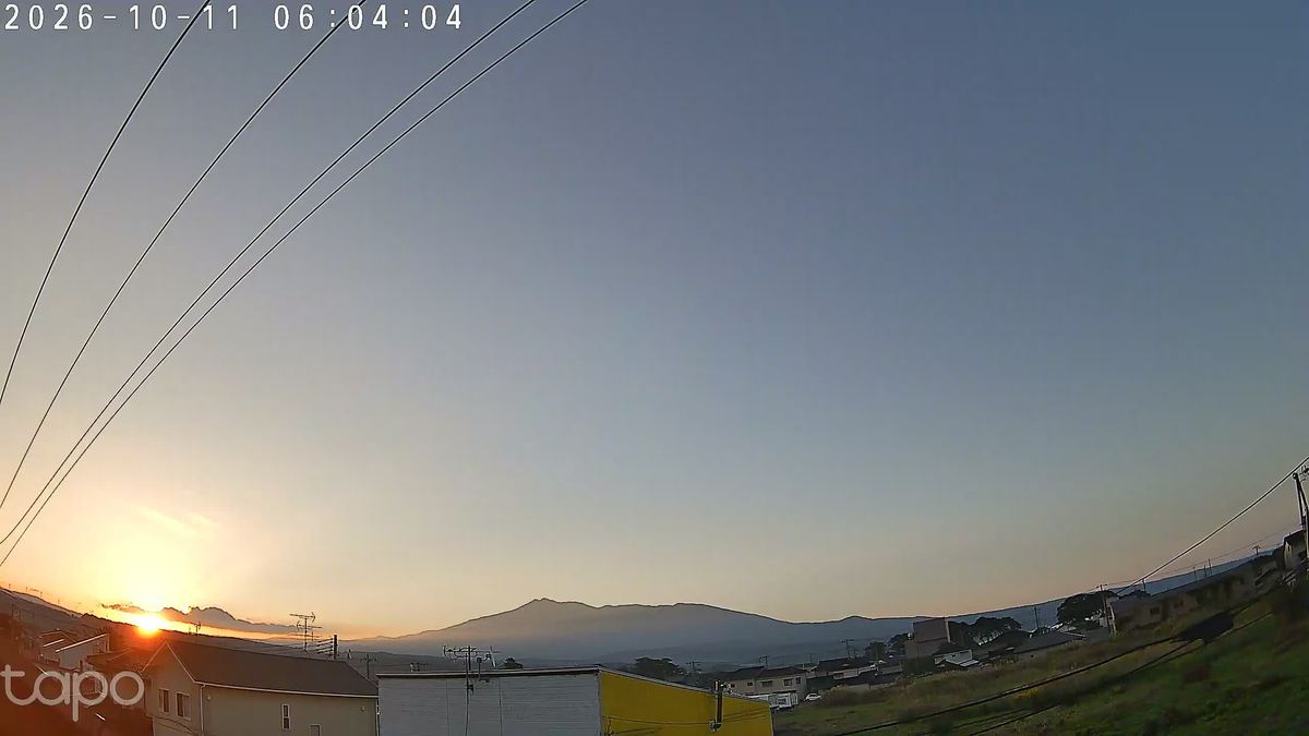 お日さまが左から。もう寝てられへん。