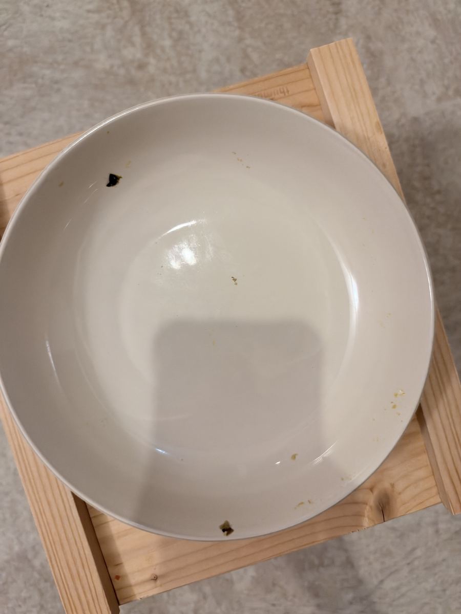 月ちゃんの夜ごはんは完食。お皿ピカピカ。